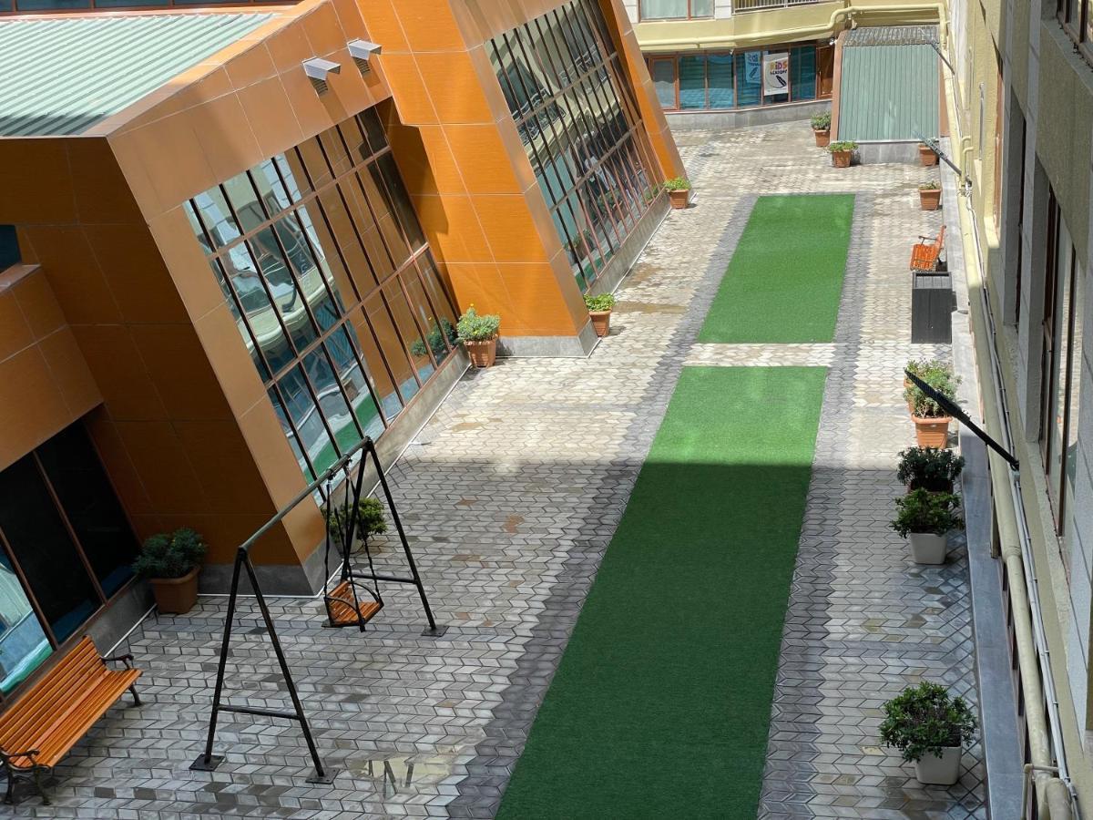 Park Azure Louvre Apartment Bakü Dış mekan fotoğraf