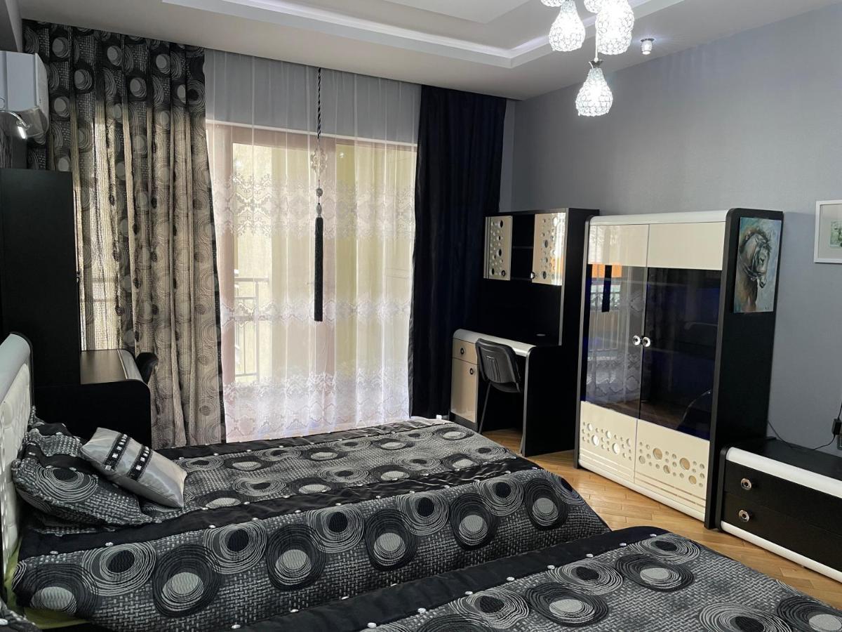 Park Azure Louvre Apartment Bakü Dış mekan fotoğraf